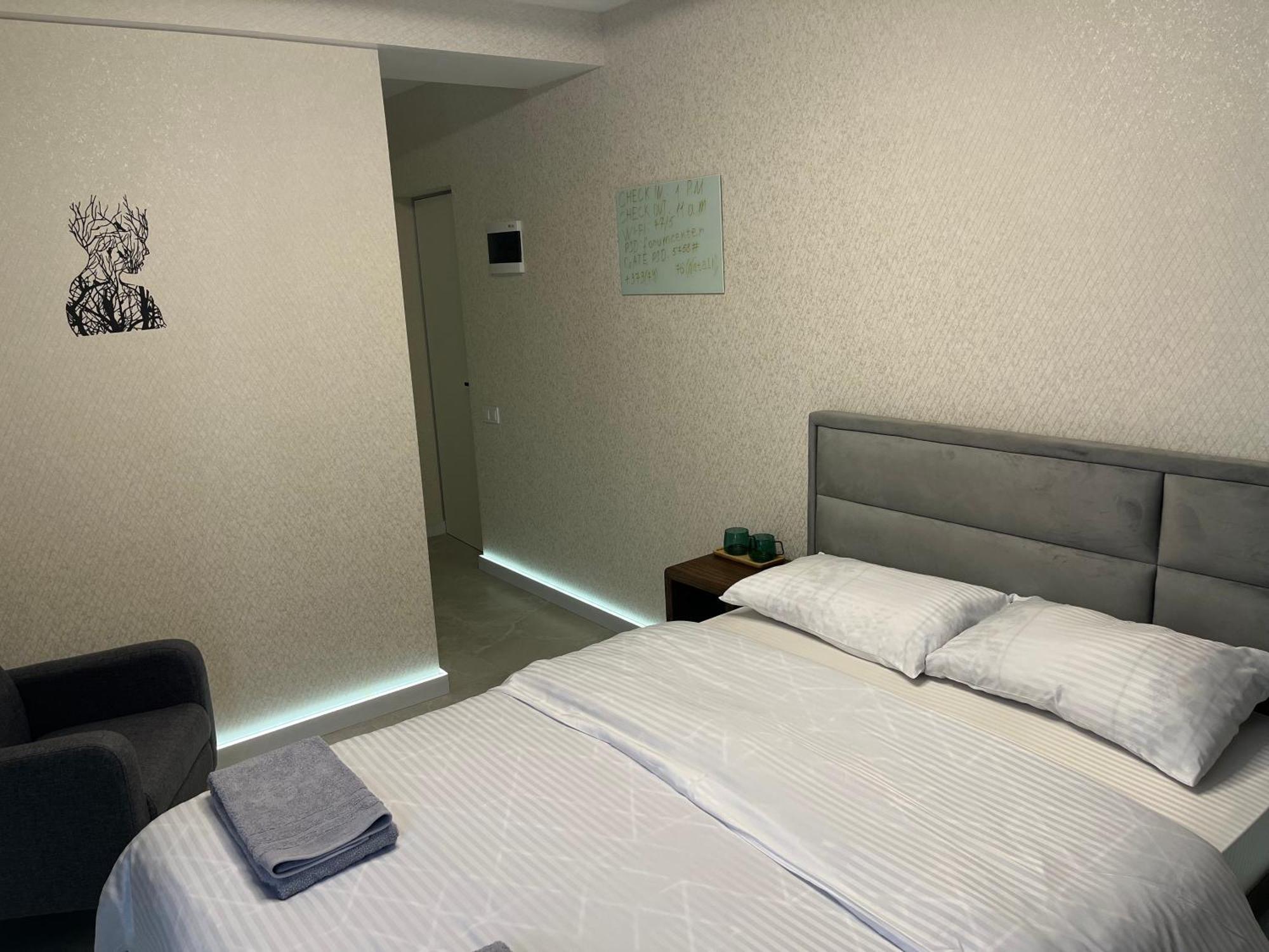 Hotel 77/5 Chişinău Esterno foto