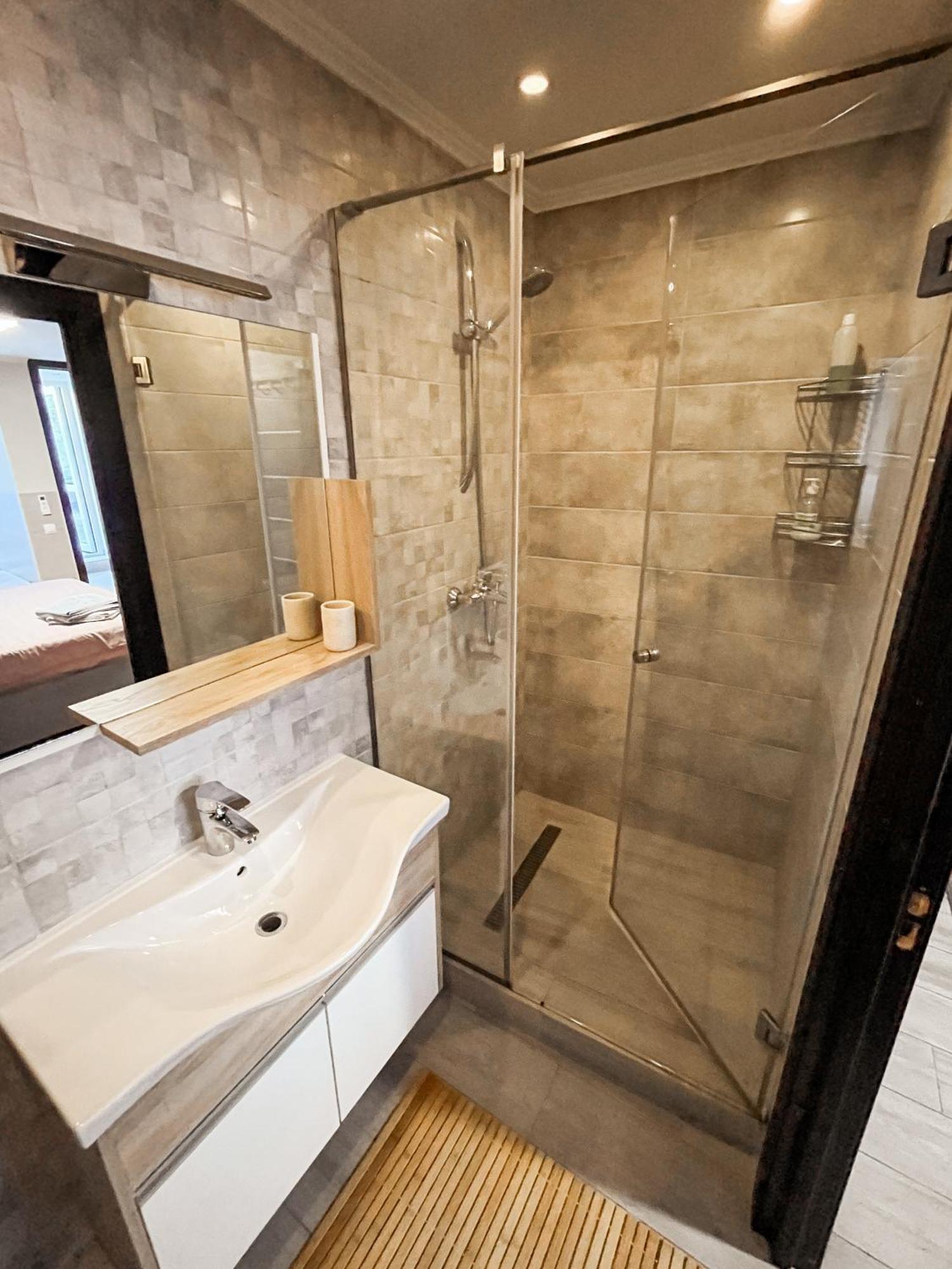 Hotel 77/5 Chişinău Esterno foto