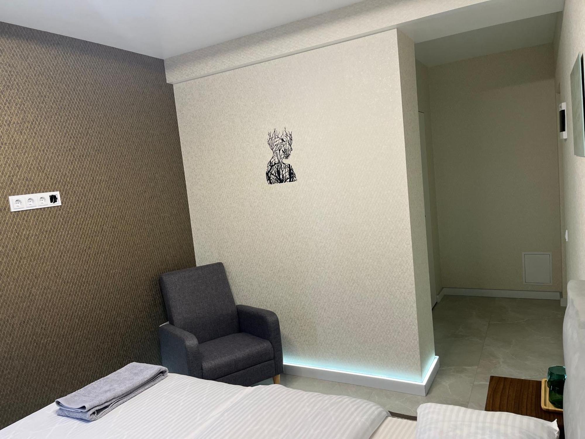 Hotel 77/5 Chişinău Esterno foto